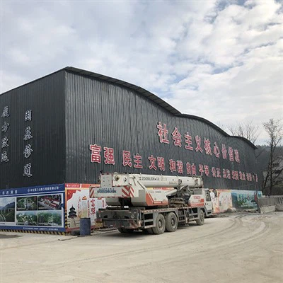 Barrakka tal-azzar għas-sit tal-kostruzzjoni